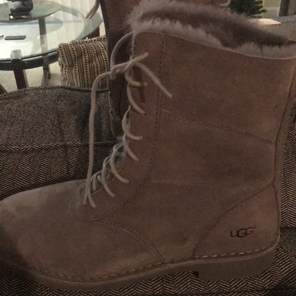 UGG! W Daney Grey Boots
